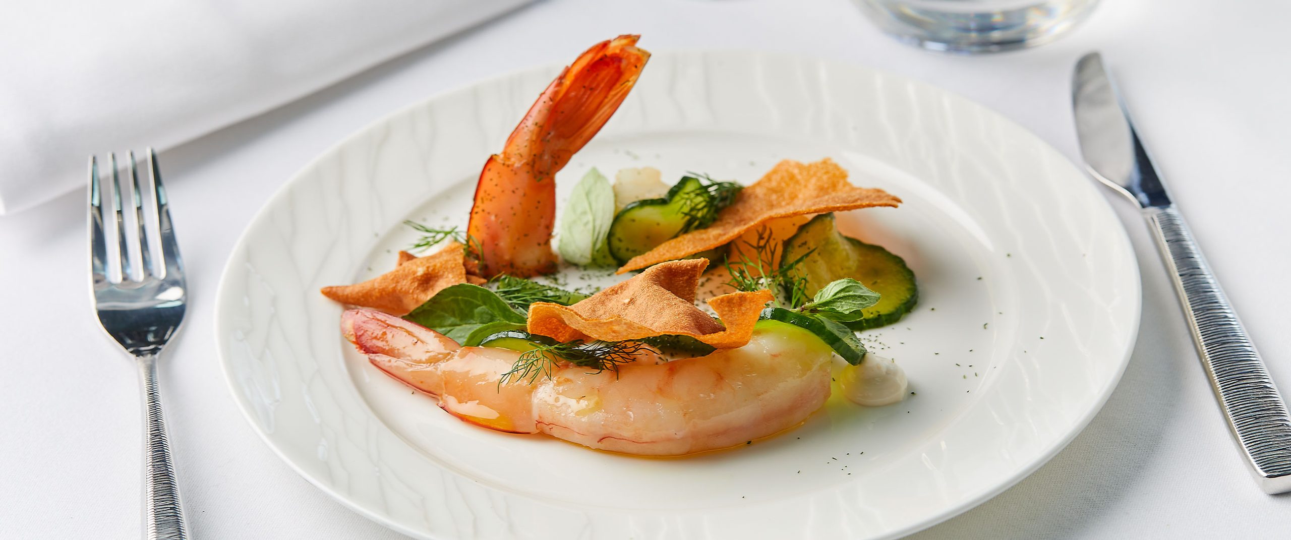 DINING ABOARD QATAR AIRWAYS